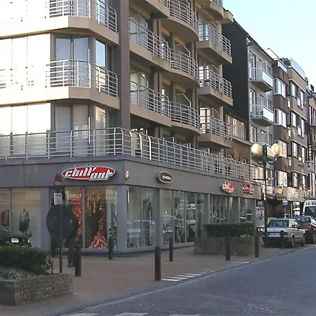 In Near The Beach, Cleaning Included Lägenhet